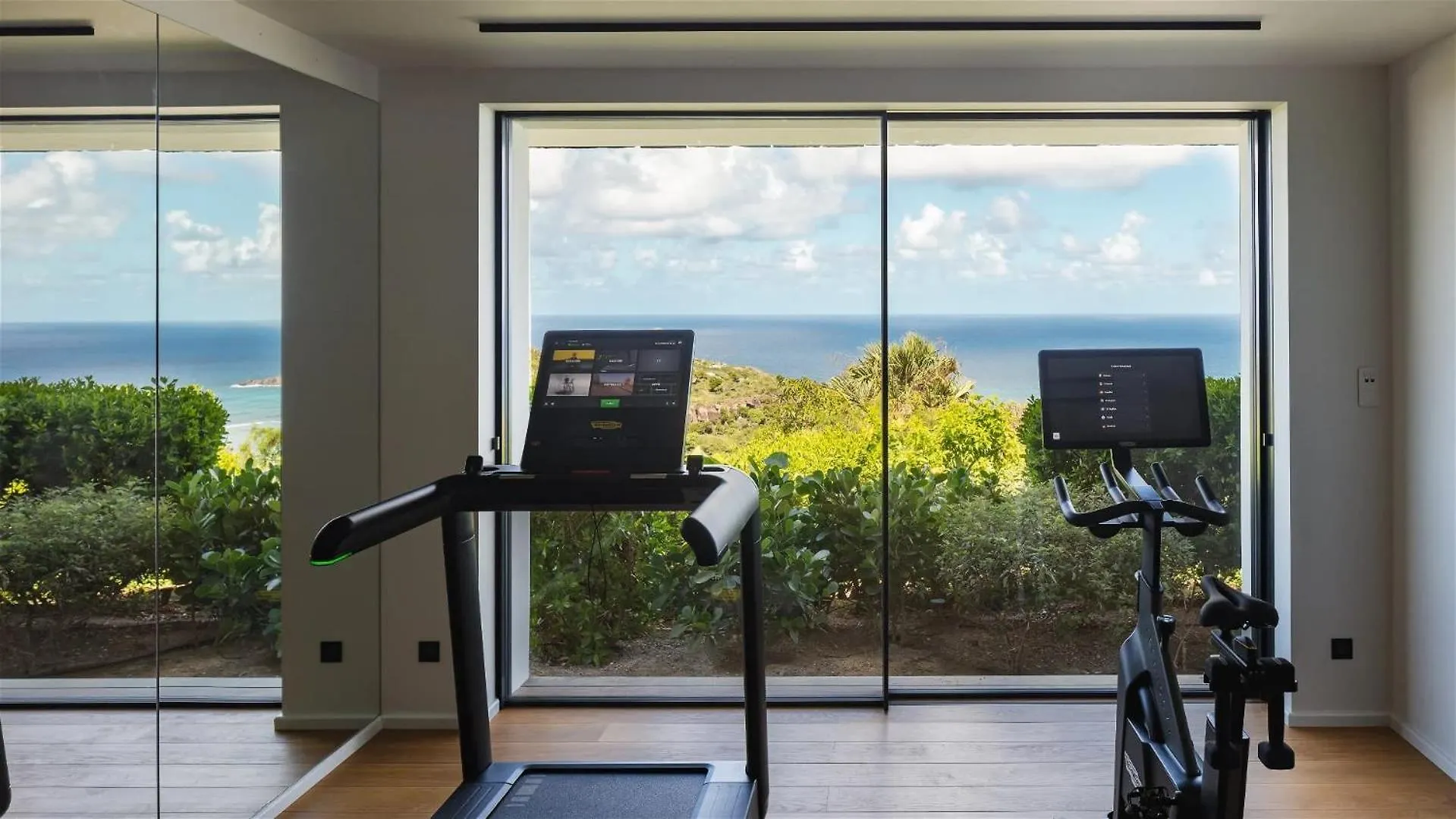 Chic Villa Located In The Caribbean Sunshine Gustavia